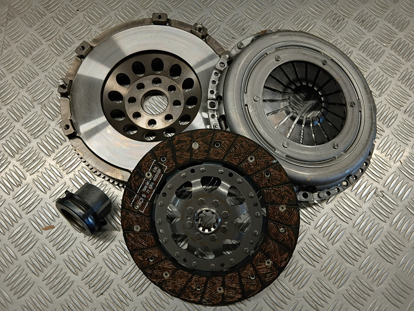 BMW SACHS VALEO AND LUK CLUTCH KITS & COMPONENTS
