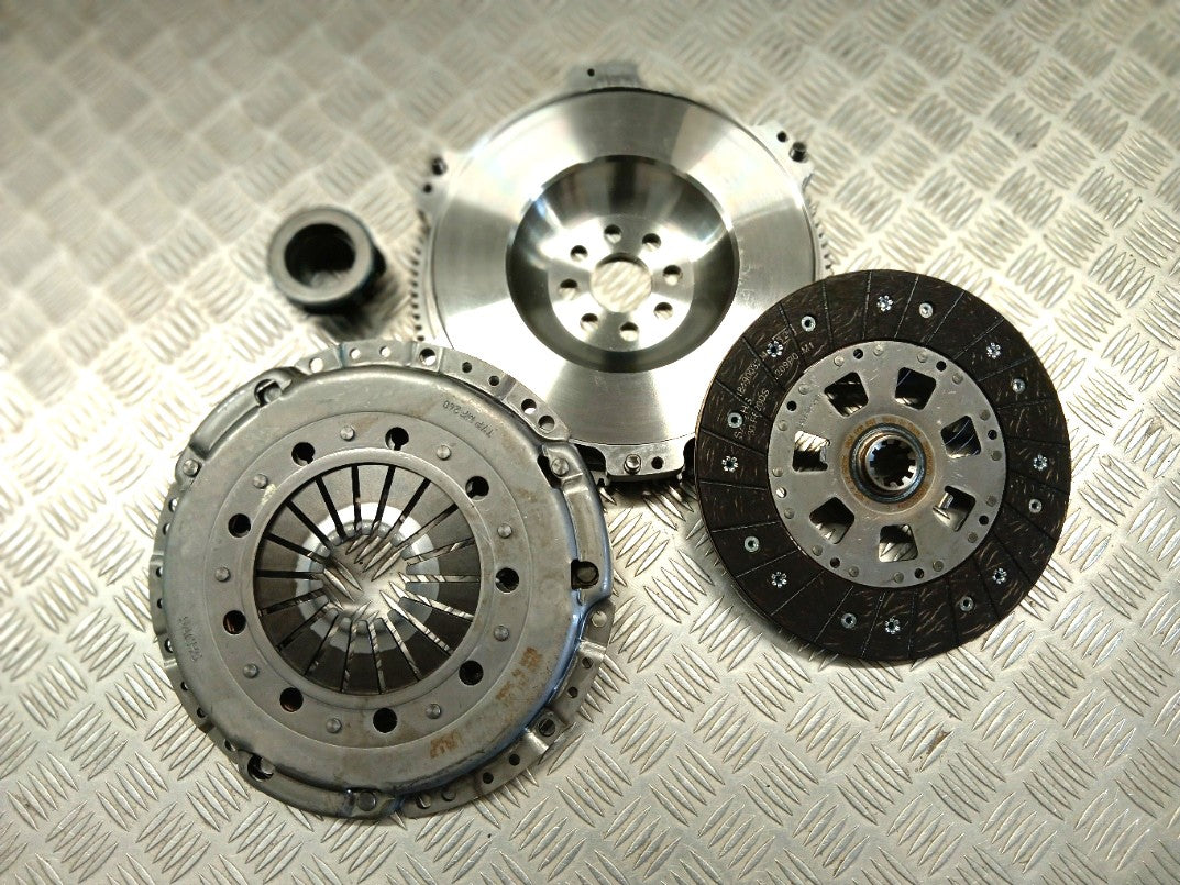 BMW 240MM PERFORMANCE CLUTCH AND FLYWHEEL